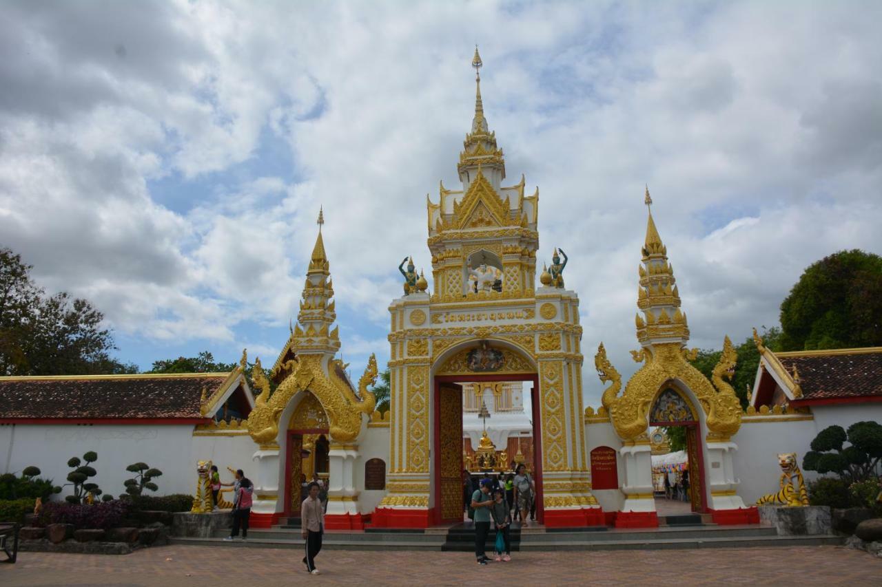 Baan Sabaijai Resort That Phanom Ngoại thất bức ảnh